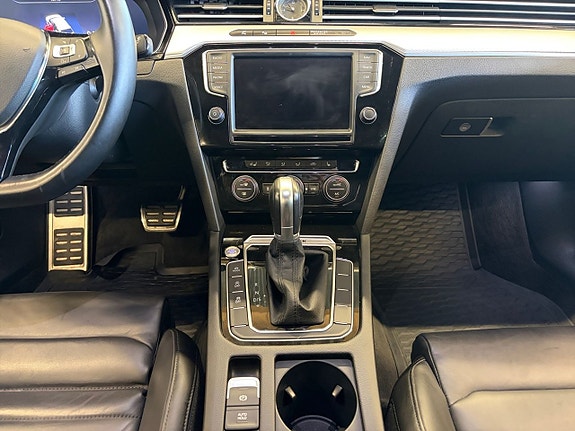 Volkswagen Passat Alltrack 11 of 22