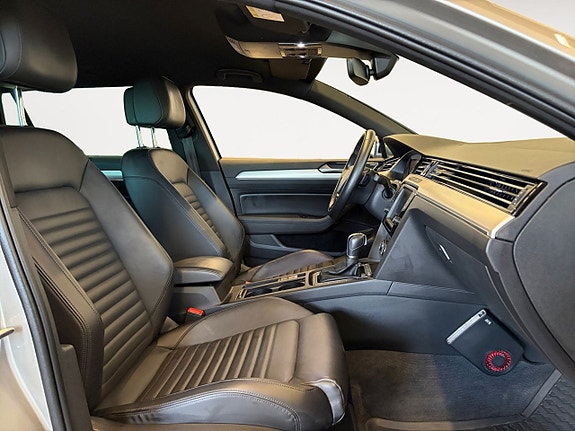 Volkswagen Passat Alltrack 15 of 22