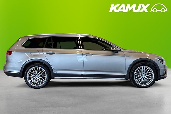 Volkswagen Passat Alltrack 2 of 22