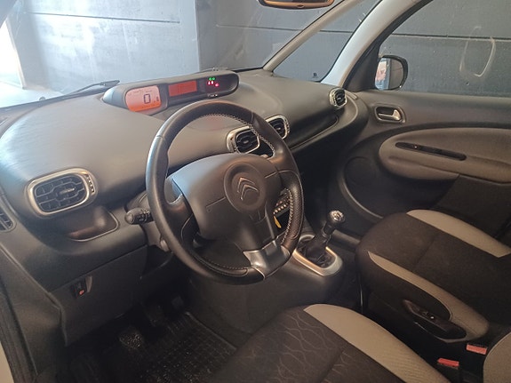 Citroen C3 Picasso 12 of 15