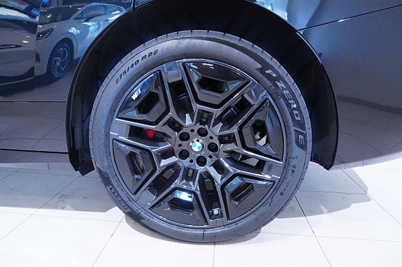 BMW iX 8 of 12