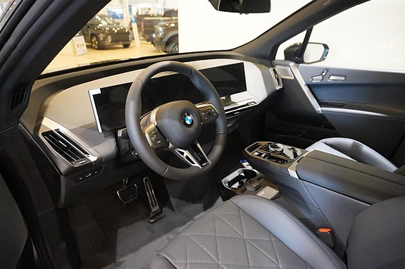 BMW iX 2 of 12
