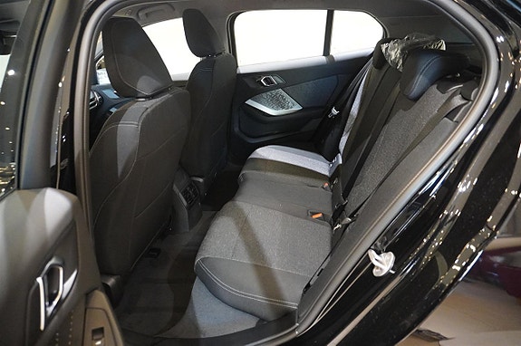 BMW 120 9 of 12