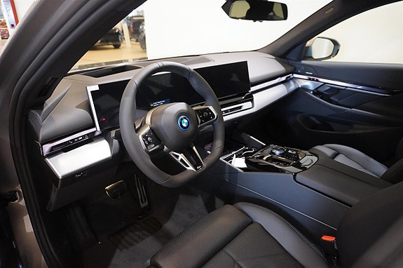 BMW i5 2 of 13
