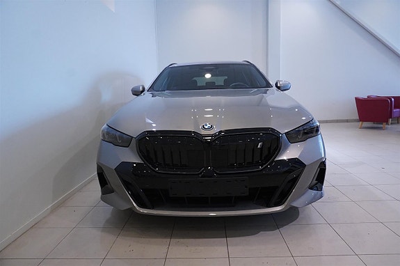 BMW i5 5 of 13
