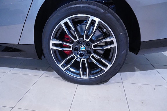 BMW i5 8 of 13
