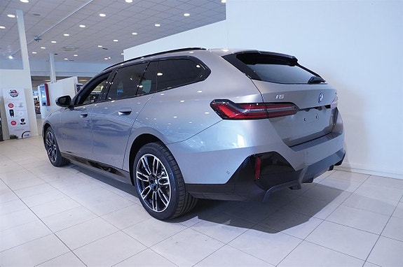 BMW i5 7 of 13