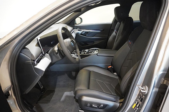 BMW i5 11 of 13