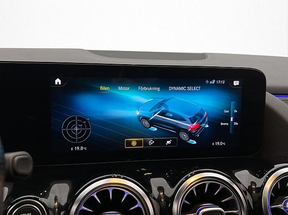 Mercedes-Benz GLA35 28 of 30