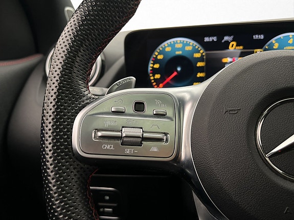 Mercedes-Benz GLA35 19 of 30