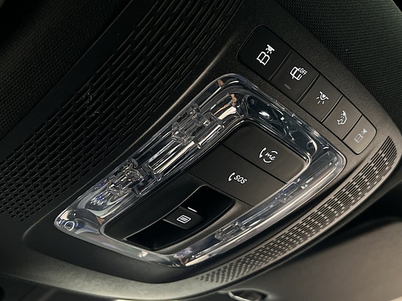 Mercedes-Benz GLA35 23 of 30