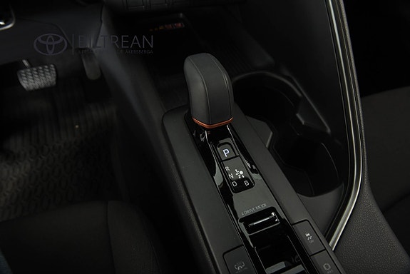 Toyota C-HR 10 of 15
