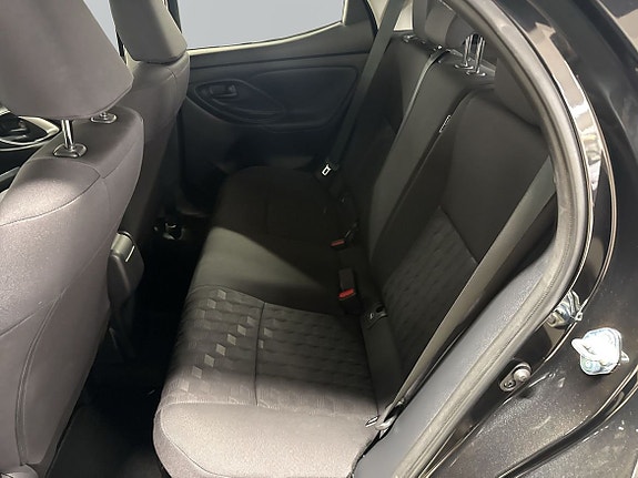 Toyota Yaris 7 of 12