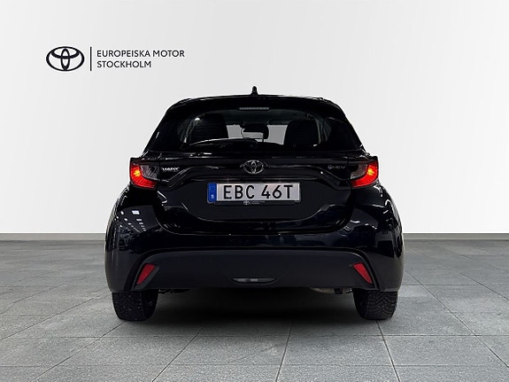 Toyota Yaris 4 of 12