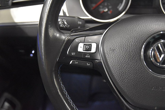 Volkswagen Passat 10 of 18