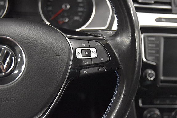 Volkswagen Passat 11 of 18