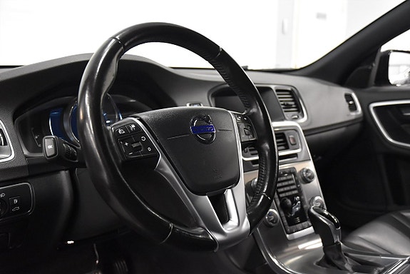 Volvo V60 Cross Country 9 of 23