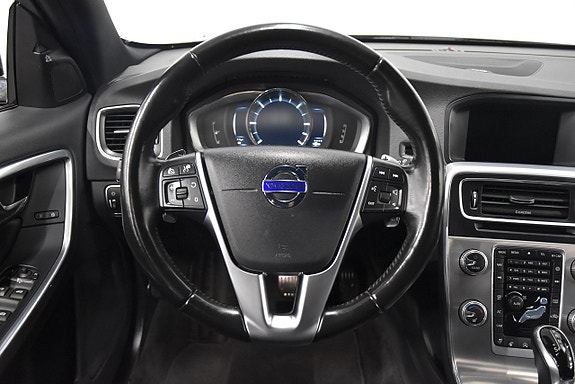 Volvo V60 Cross Country 2 of 23