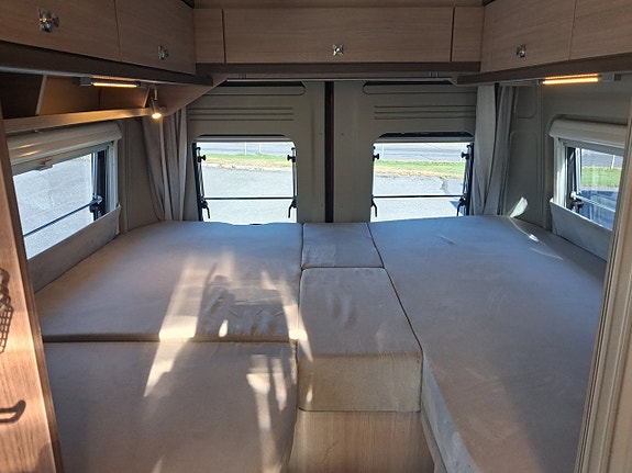 Pössl Roadcar 600L/Långbädd Under 6m/Solceller/Dragkrok/Plåtis 8 of 23