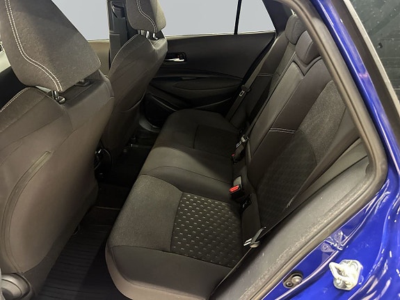 Toyota Corolla 8 of 13