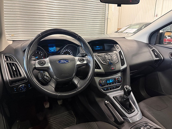 Ford Focus 5 of 12