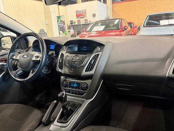 Ford Focus 8 of 12