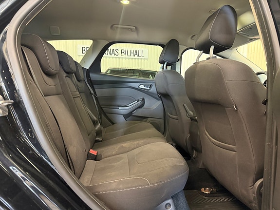 Ford Focus 10 of 12