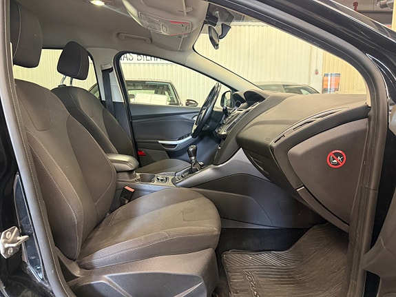 Ford Focus 9 of 12
