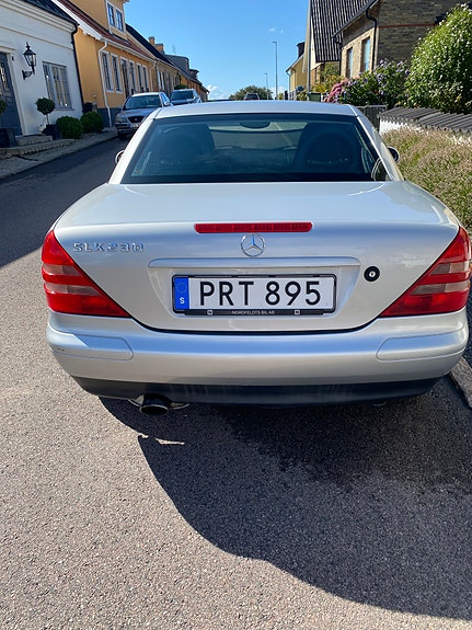 Mercedes-Benz SLK230 2 of 6