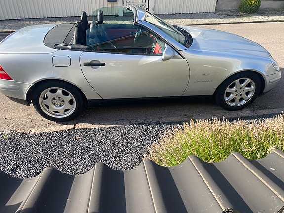 Mercedes-Benz SLK230 3 of 6
