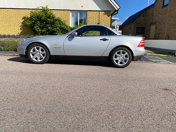 Mercedes-Benz SLK230 5 of 6