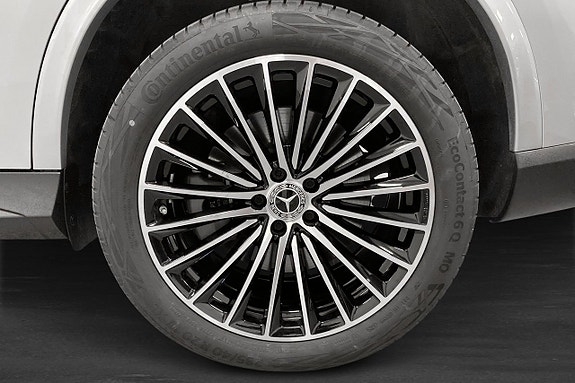 Mercedes-Benz GLC300 e 12 of 18