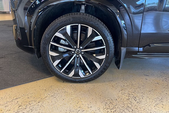Volvo XC90 13 of 26