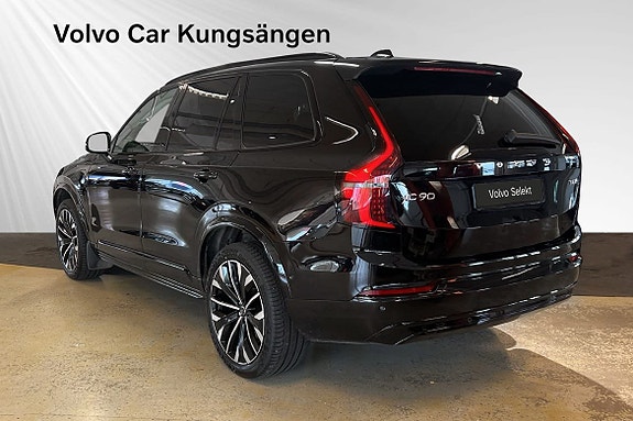 Volvo XC90 4 of 26