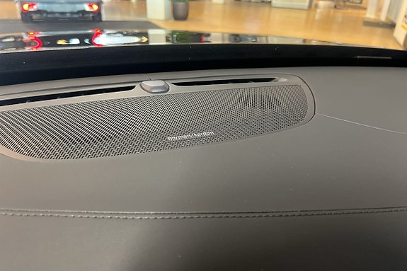Volvo XC90 24 of 26