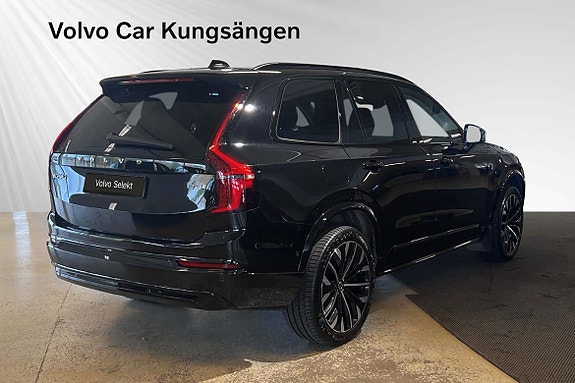 Volvo XC90 5 of 26
