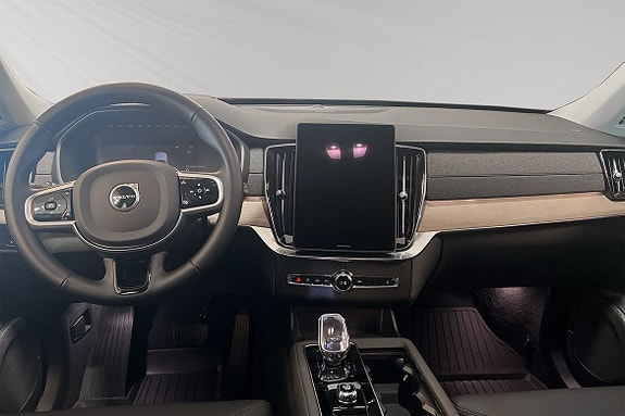 Volvo XC90 9 of 26