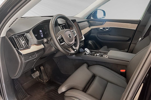 Volvo XC90 7 of 26