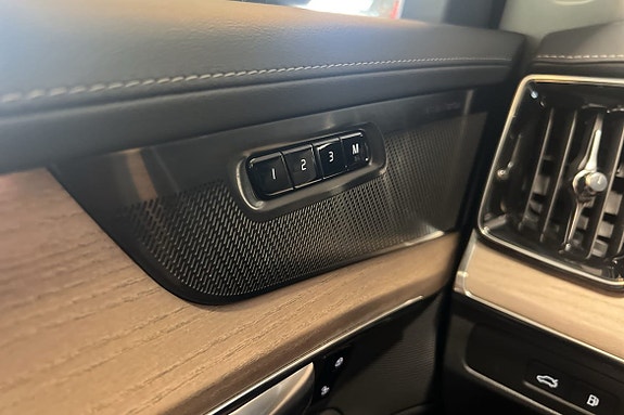 Volvo XC90 23 of 26