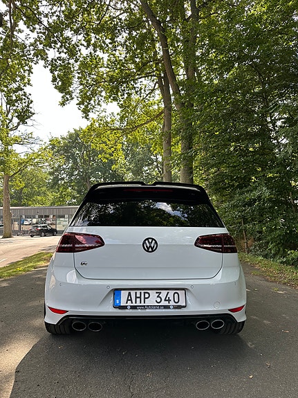 Volkswagen Golf VII 2 of 4