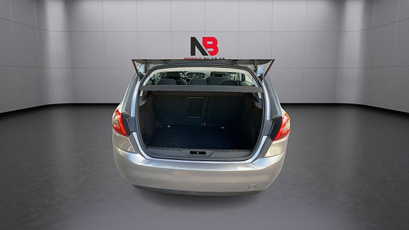 Peugeot 308 15 of 21