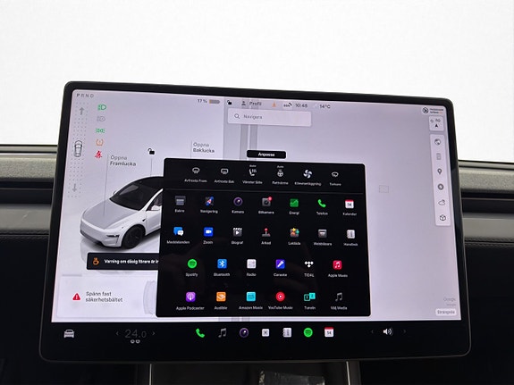 Tesla Model Y 24 of 30