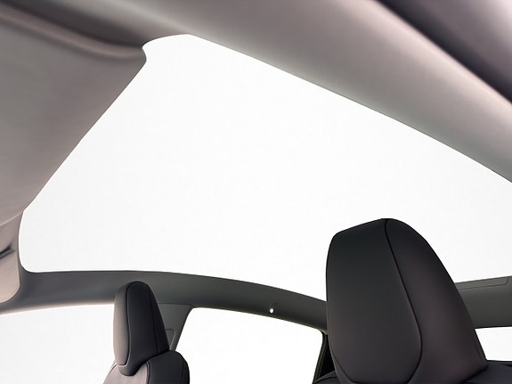 Tesla Model Y 12 of 30