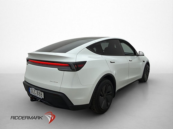 Tesla Model Y 5 of 30