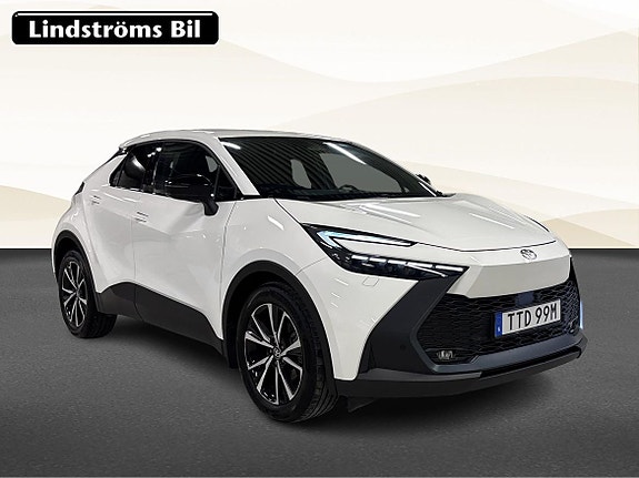 Toyota C-HR 3 of 20