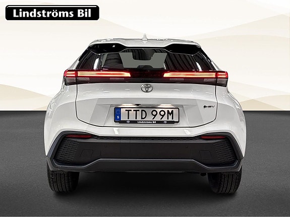 Toyota C-HR 8 of 20
