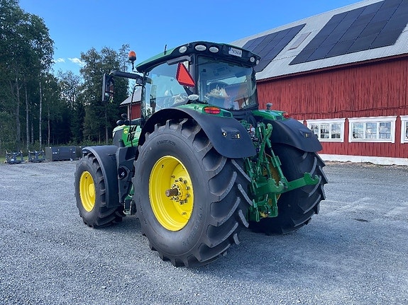 John Deere 6215R Ultimate Edition NYA DÄCK 3 of 9