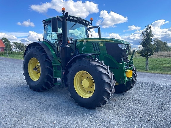John Deere 6215R Ultimate Edition NYA DÄCK 6 of 9