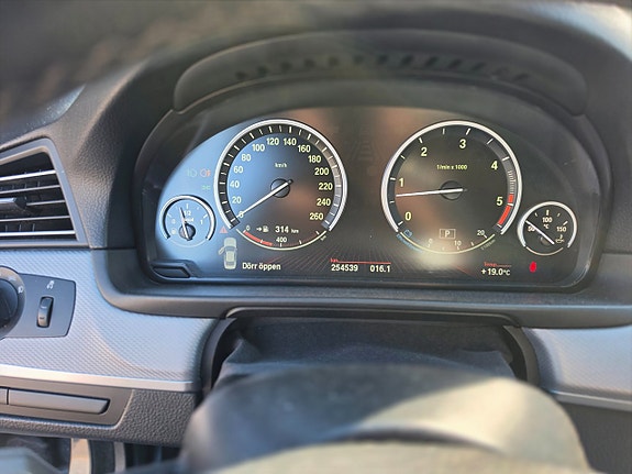 BMW 530d 19 of 29