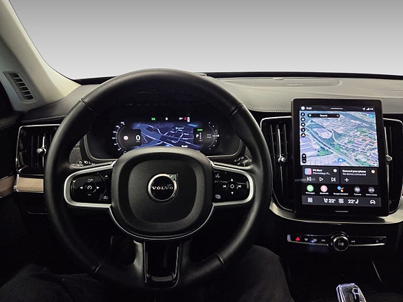 Volvo XC90 6 of 16